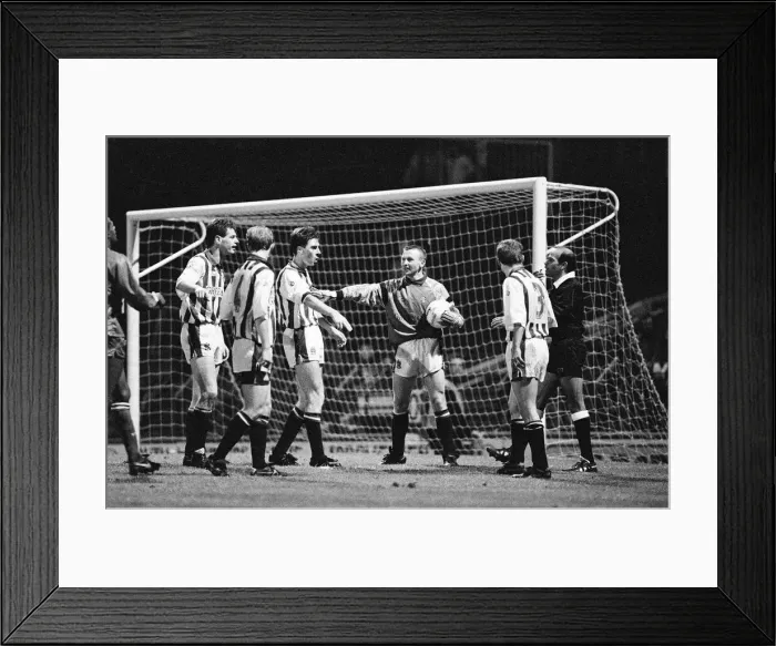 Framed Print : Huddersfield 2-1 Bury, Division 3 League match at Leeds Road, Saturday 22nd December 1990 Framed Print : Huddersfield 2-1 Bury, Division 3 League match at Leeds Road, Saturday 22nd December 1990