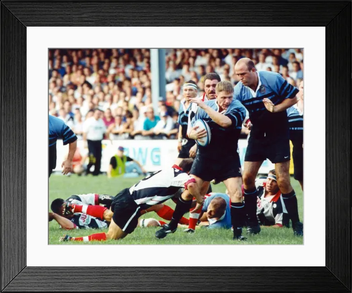 Framed Print : Gwyn Jones, Cardiff RFC. 18th August 1997