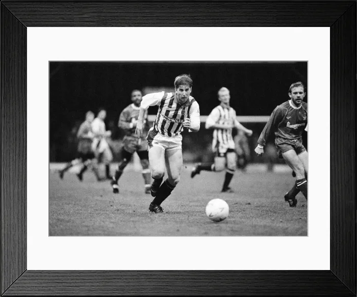 Framed Print : Huddersfield 2-1 Bury, Division 3 League match at Leeds Road, Saturday 22nd December 1990 Framed Print : Huddersfield 2-1 Bury, Division 3 League match at Leeds Road, Saturday 22nd December 1990