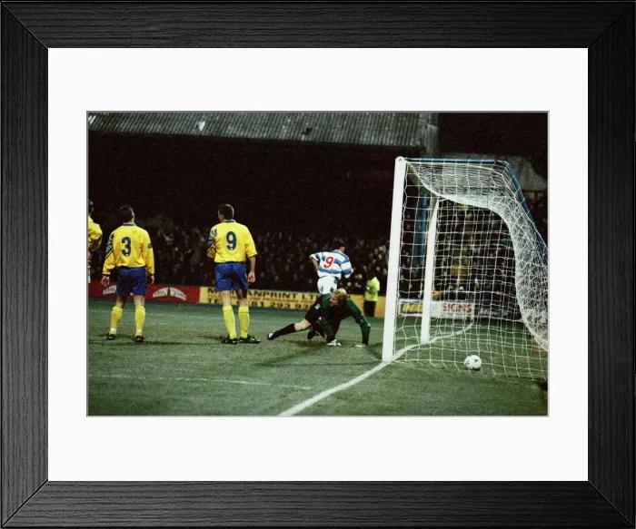 Framed Print : Reading 1 -1 Cardiff FA Cup match held at Elm Park Stadium. 3rd February 1998 Framed Print : Reading 1 -1 Cardiff FA Cup match held at Elm Park Stadium. 3rd February 1998