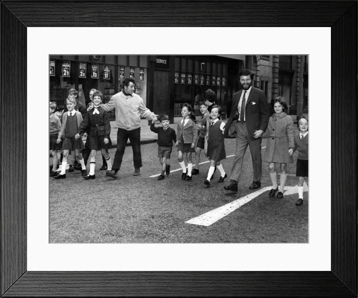 Framed Print : Folk singers Jimmie Macgregor (left) and Robin Hall with the Edinburgh children who are Framed Print : Folk singers Jimmie Macgregor (left) and Robin Hall with the Edinburgh children who are