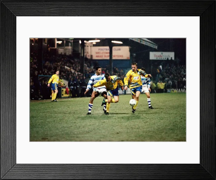 Framed Print : Reading 1 -1 Cardiff FA Cup match held at Elm Park Stadium. 3rd February 1998 Framed Print : Reading 1 -1 Cardiff FA Cup match held at Elm Park Stadium. 3rd February 1998