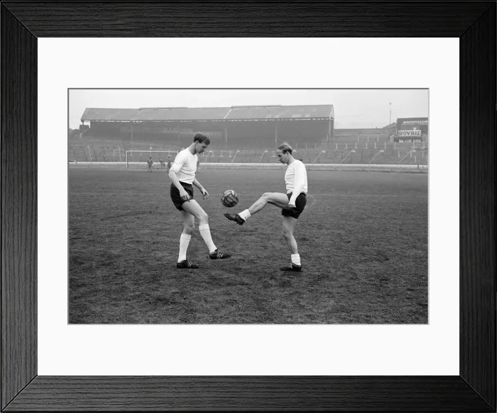 Framed Print : England team training session at Stamford Bridge ahead of their upcoming international Framed Print : England team training session at Stamford Bridge ahead of their upcoming international