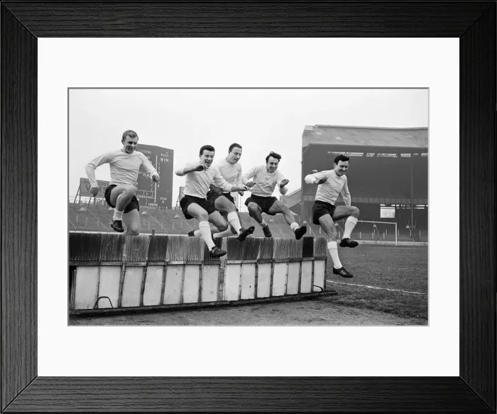 Framed Print : England team training session at Stamford Bridge ahead of their upcoming international Framed Print : England team training session at Stamford Bridge ahead of their upcoming international
