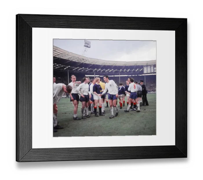 Framed Print : England v Scotland British Championship international football match at Wembley