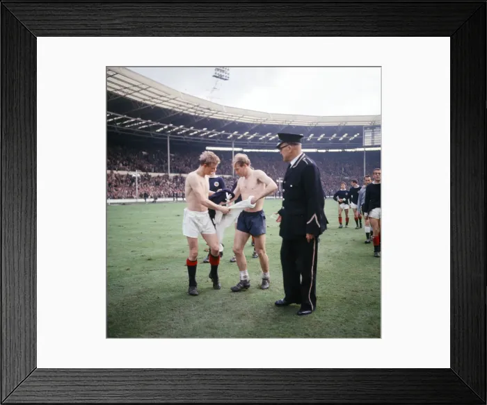 Framed Print : England v Scotland British Championship international football match at Wembley Framed Print : England v Scotland British Championship international football match at Wembley