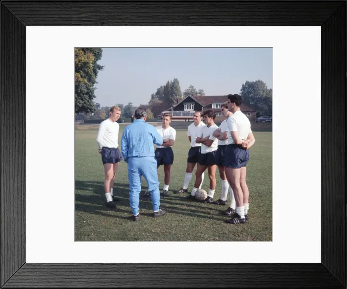 Framed Print : Enggland team training session ahead of their international match against Belgium Framed Print : Enggland team training session ahead of their international match against Belgium