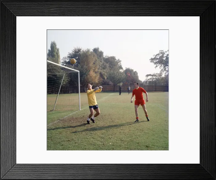 Framed Print : Enggland team training session ahead of their international match against Belgium Framed Print : Enggland team training session ahead of their international match against Belgium