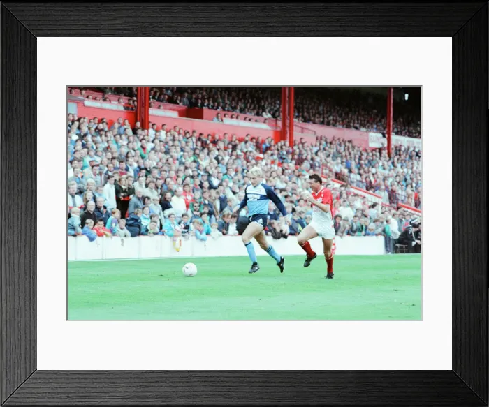 Framed Print : Barnsley 1-1 Middlesbrough, Division Two league match at the Oakwell Ground