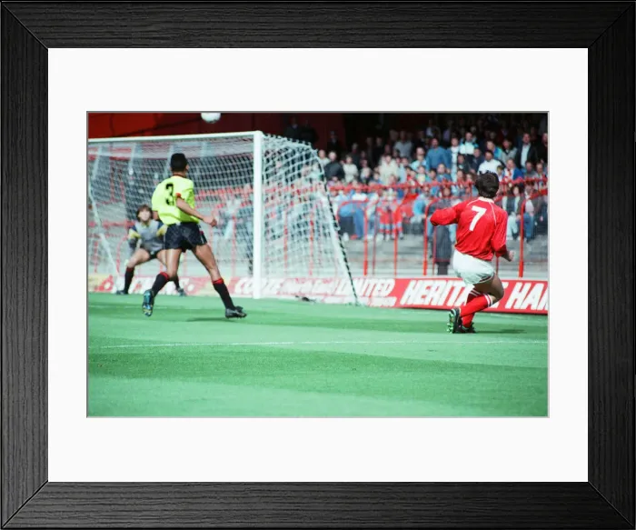 Framed Print : Middlesbrough 3-3 Sheffield United, Division Two league match at Ayresome Park