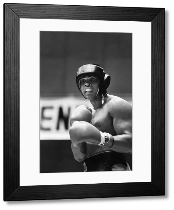 Framed Print : Muhammad Ali training in Deer Lake, Pennsylvania ahead of his second fight with Leon Framed Print : Muhammad Ali training in Deer Lake, Pennsylvania ahead of his second fight with Leon