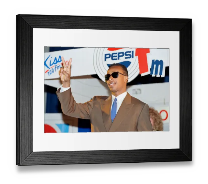 Framed Print : American rapper MC Hammer visiting Stockwell Park Comprehensive school in south London Framed Print : American rapper MC Hammer visiting Stockwell Park Comprehensive school in south London