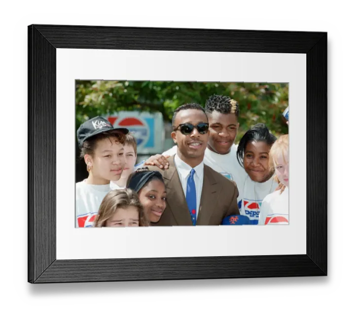 Framed Print : American rapper MC Hammer visiting Stockwell Park Comprehensive school in south London Framed Print : American rapper MC Hammer visiting Stockwell Park Comprehensive school in south London