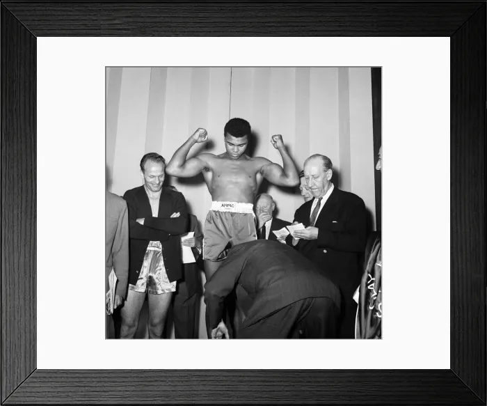 Framed Print : Cassius Clay and Henry Cooper (left) at the the weigh-in for their first encounter Framed Print : Cassius Clay and Henry Cooper (left) at the the weigh-in for their first encounter