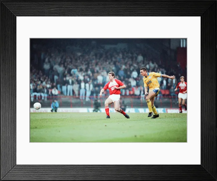 Framed Print : Middlesbrough 0-2 Leeds, Division Two league match at Ayresome Park Framed Print : Middlesbrough 0-2 Leeds, Division Two league match at Ayresome Park