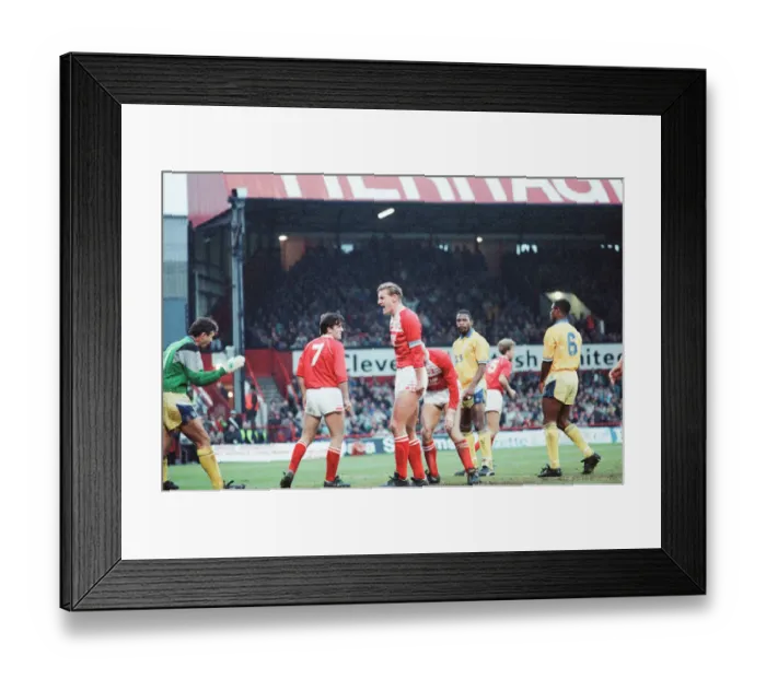 Framed Print : Middlesbrough 0-2 Leeds, Division Two league match at Ayresome Park Framed Print : Middlesbrough 0-2 Leeds, Division Two league match at Ayresome Park