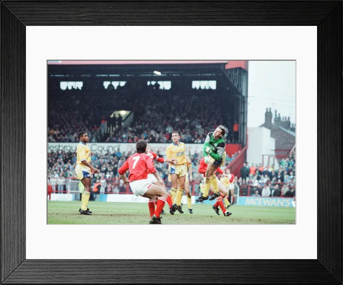 Framed Print : Middlesbrough 0-2 Leeds, Division Two league match at Ayresome Park Framed Print : Middlesbrough 0-2 Leeds, Division Two league match at Ayresome Park