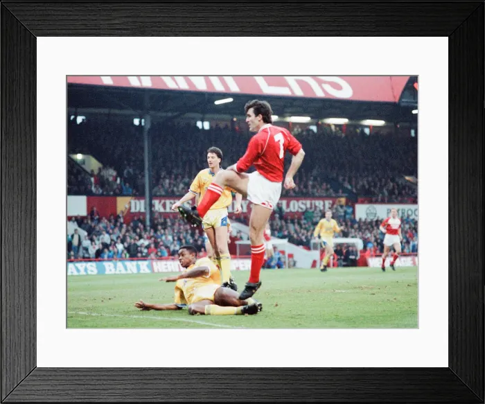 Framed Print : Middlesbrough 0-2 Leeds, Division Two league match at Ayresome Park Framed Print : Middlesbrough 0-2 Leeds, Division Two league match at Ayresome Park