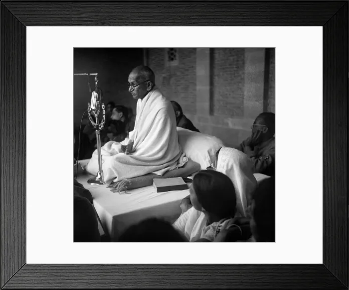 Framed Print : Mohandas Mahatma'Gandhi, leader of the Indian independence movement in Framed Print : Mohandas Mahatma'Gandhi, leader of the Indian independence movement in
