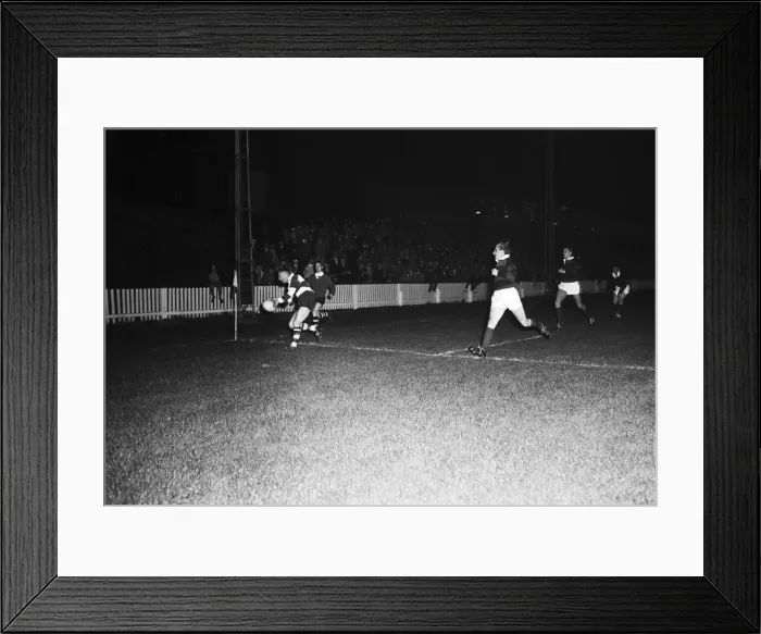 Framed Print : Coventry 16-5 Aberavon, Rugby Union match, Monday 24th September 1962 Framed Print : Coventry 16-5 Aberavon, Rugby Union match, Monday 24th September 1962