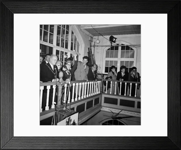 Framed Print : The Smethwick Constiuency General Election Count. Picture taken as the returning officer Framed Print : The Smethwick Constiuency General Election Count. Picture taken as the returning officer