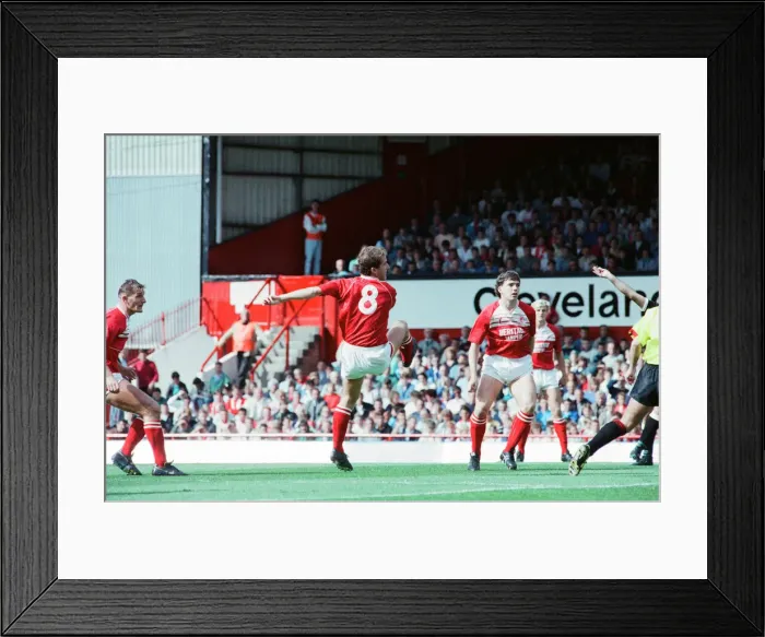 Framed Print : Middlesbrough 3-3 Sheffield United, Division Two league match at Ayresome Park Framed Print : Middlesbrough 3-3 Sheffield United, Division Two league match at Ayresome Park