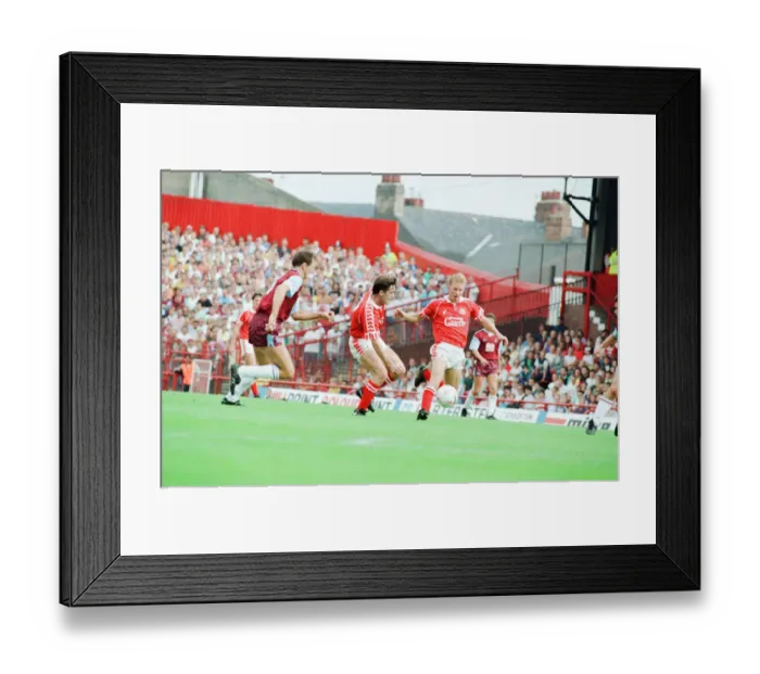 Framed Print : Middlesbrough 0-0 West Ham, Division Two league match at Ayresome Park Framed Print : Middlesbrough 0-0 West Ham, Division Two league match at Ayresome Park