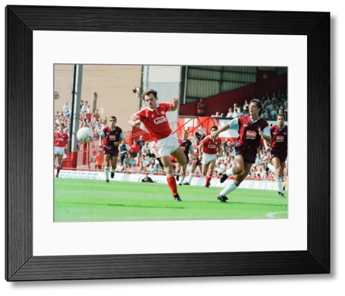 Framed Print : Middlesbrough 0-0 West Ham, Division Two league match at Ayresome Park Framed Print : Middlesbrough 0-0 West Ham, Division Two league match at Ayresome Park