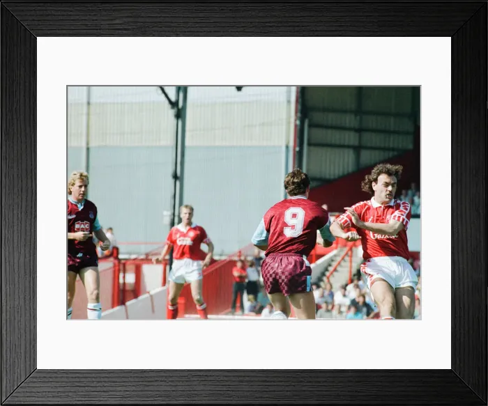 Framed Print : Middlesbrough 0-0 West Ham, Division Two league match at Ayresome Park Framed Print : Middlesbrough 0-0 West Ham, Division Two league match at Ayresome Park