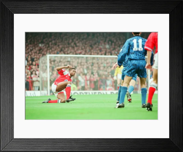 Framed Print : Middlesbrough 1-1 Manchester United, premier league match at Ayresome Park Framed Print : Middlesbrough 1-1 Manchester United, premier league match at Ayresome Park
