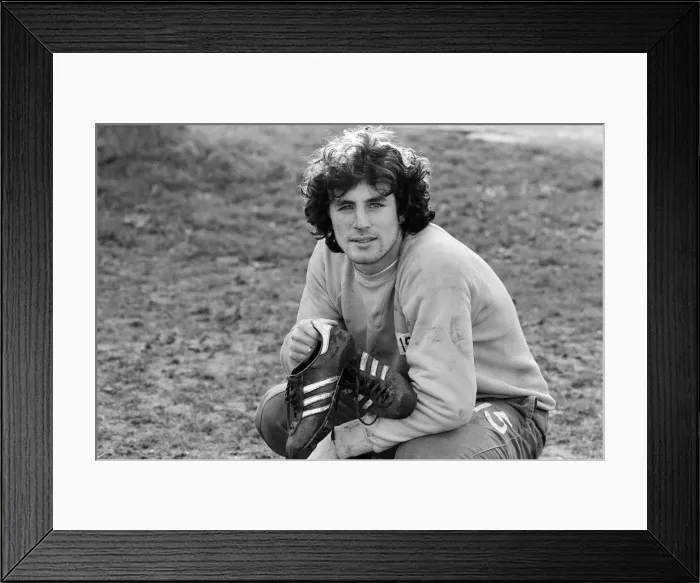 Framed Print : Garry Stanley, Chelsea FC Football Player, pictured after training session, Harlington