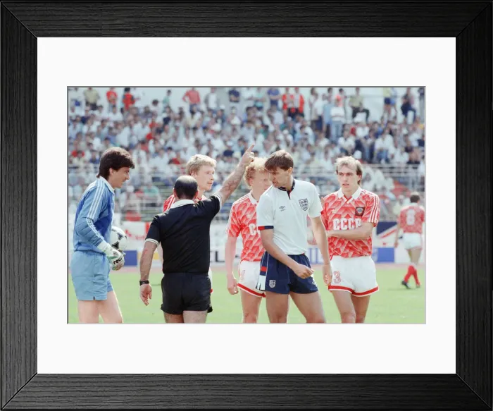 Framed Print : England v Soviet Union 1-3 1988 European Championships, Hanover Germany Group Match B Framed Print : England v Soviet Union 1-3 1988 European Championships, Hanover Germany Group Match B