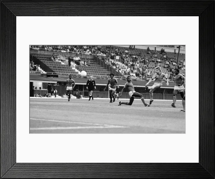 Framed Print : Coventry City v Zimbabwe, Pre Season Friendly at Highfield Road, Friday 19th August 1983 Framed Print : Coventry City v Zimbabwe, Pre Season Friendly at Highfield Road, Friday 19th August 1983