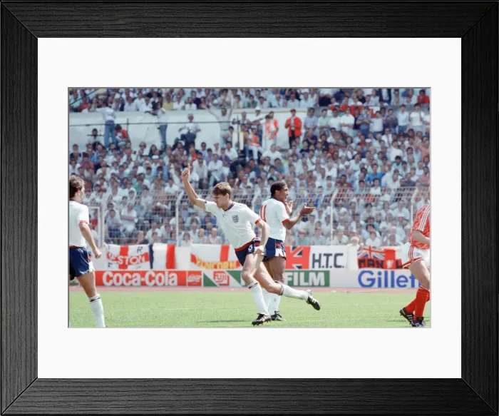 Framed Print : England v Soviet Union 1-3 1988 European Championships, Hanover Germany Group Match B Framed Print : England v Soviet Union 1-3 1988 European Championships, Hanover Germany Group Match B