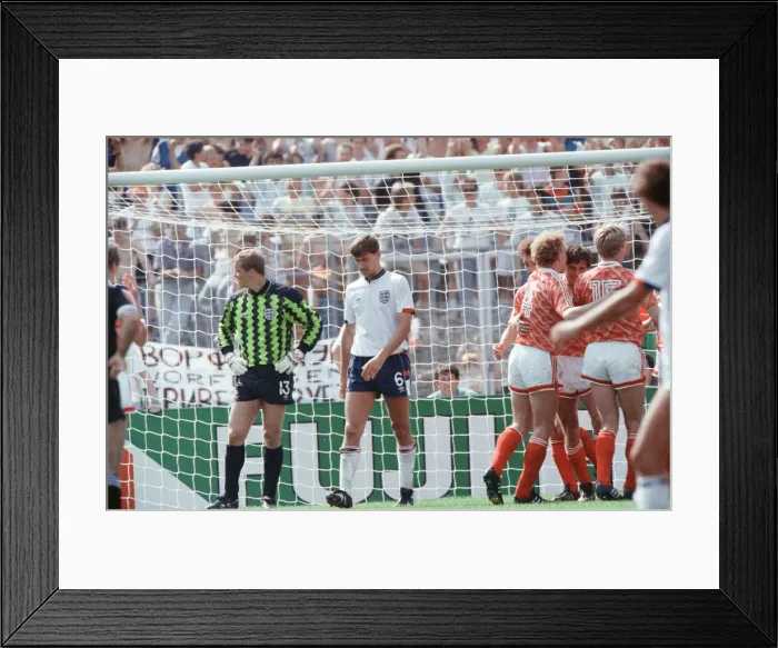 Framed Print : England v Soviet Union 1-3 1988 European Championships, Hanover Germany Group Match B Framed Print : England v Soviet Union 1-3 1988 European Championships, Hanover Germany Group Match B