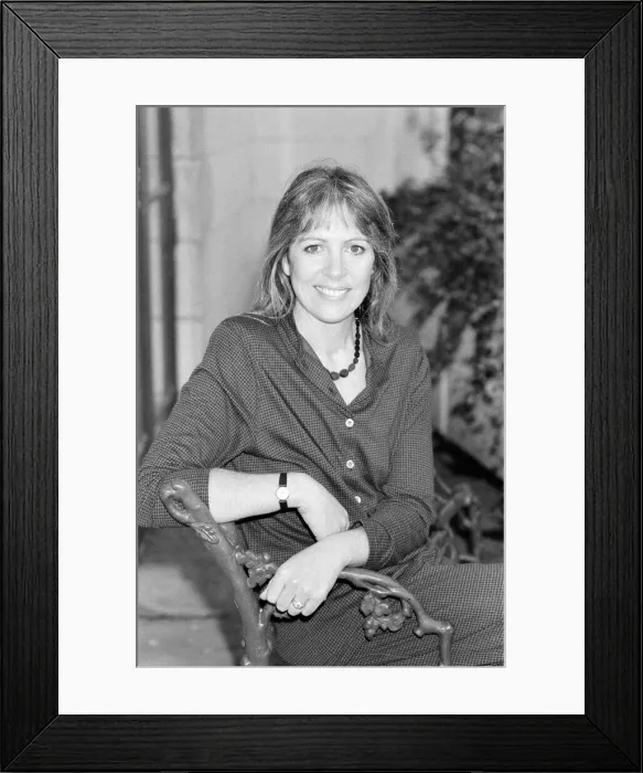 Framed Print : Penelope Wilton with Wendy Wood, who she portrays in Cry Freedom