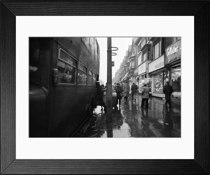 Framed Print : Street Scene, Smethwick, a town in the Sandwell Metropolitan Borough Framed Print : Street Scene, Smethwick, a town in the Sandwell Metropolitan Borough