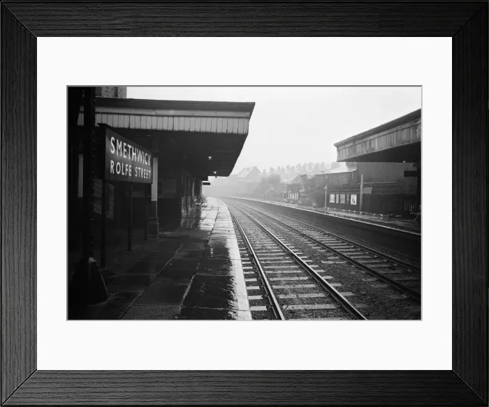 Framed Print : Smethwick Rolfe Street railway station, Smethwick, a town in the Sandwell Metropolitan Framed Print : Smethwick Rolfe Street railway station, Smethwick, a town in the Sandwell Metropolitan