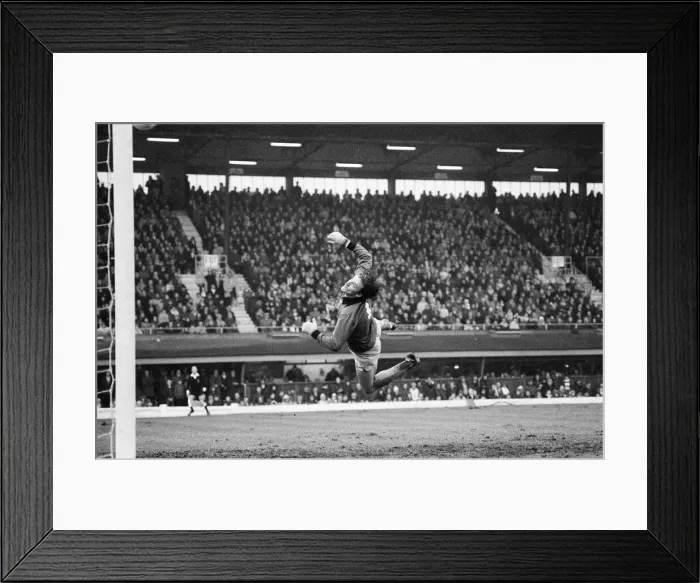 Framed Print : Coventry City v Liverpool, final score 1-0 to Coventry City. League Division One Framed Print : Coventry City v Liverpool, final score 1-0 to Coventry City. League Division One