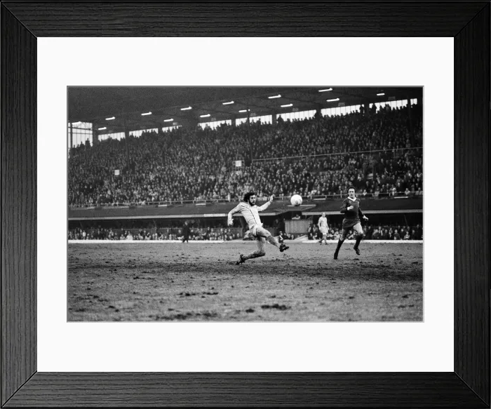 Framed Print : Coventry City v Liverpool, final score 1-0 to Coventry City. League Division One Framed Print : Coventry City v Liverpool, final score 1-0 to Coventry City. League Division One