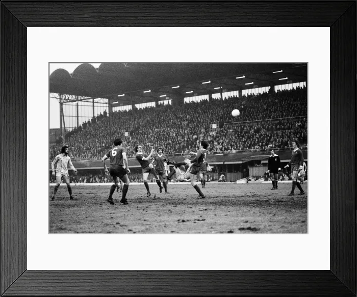 Framed Print : Coventry City v Liverpool, final score 1-0 to Coventry City. League Division One Framed Print : Coventry City v Liverpool, final score 1-0 to Coventry City. League Division One