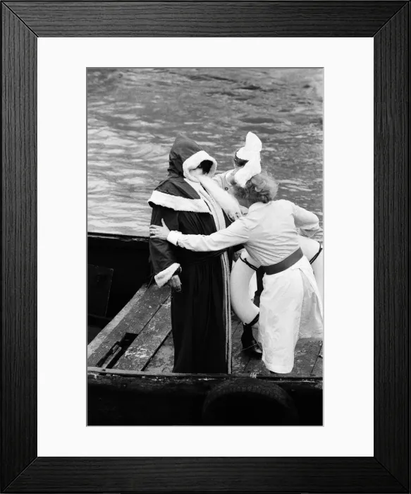 Framed Print : Father Christmas was on his way to a party in aid of Framed Print : Father Christmas was on his way to a party in aid of