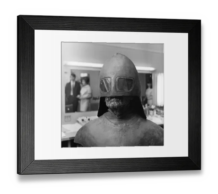 Framed Print : Actor Alan Bennion seen here at the BBC Lime Grove studios in West London Framed Print : Actor Alan Bennion seen here at the BBC Lime Grove studios in West London