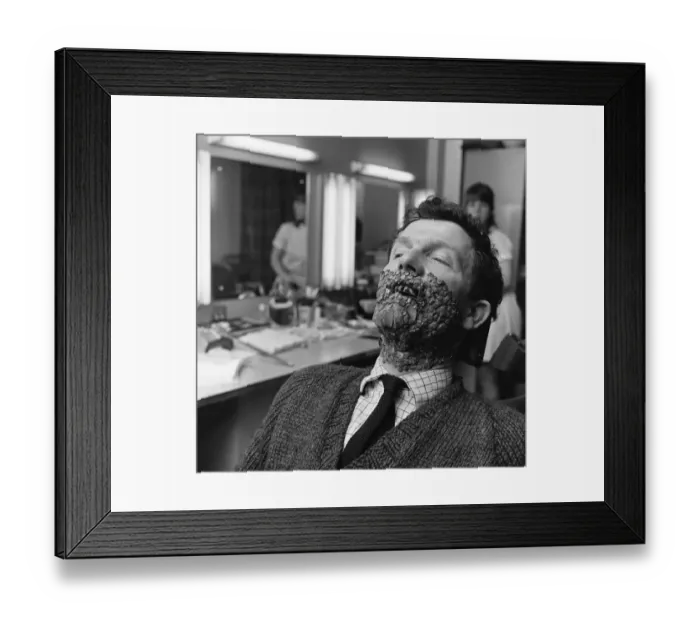 Framed Print : Actor Alan Bennion seen here in make up at the BBC Lime Grove studio