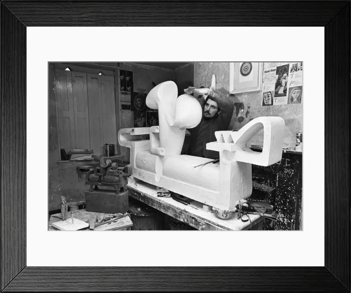 Framed Print : Oxfordshire sculptor John Buckley seen here at work in his Wallingford studio Framed Print : Oxfordshire sculptor John Buckley seen here at work in his Wallingford studio