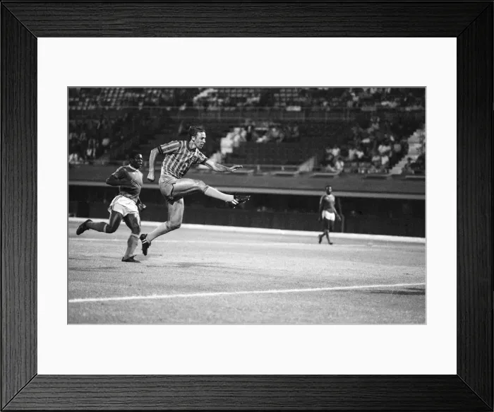 Framed Print : Coventry City v Zimbabwe, Pre Season Friendly at Highfield Road, Friday 19th August 1983 Framed Print : Coventry City v Zimbabwe, Pre Season Friendly at Highfield Road, Friday 19th August 1983