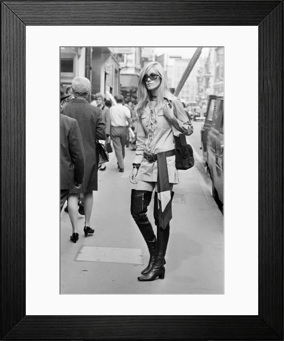 Framed Print : Betty Catroux, model and muse of Yves Saint Laurent pictured outside his first London Framed Print : Betty Catroux, model and muse of Yves Saint Laurent pictured outside his first London