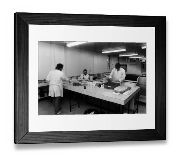 Framed Print : Queen Elizabeth Hospital, Sheriff Hill, Gateshead, England. 19th February 1986
