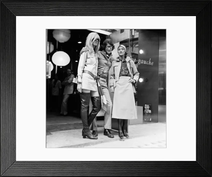Framed Print : Yves Saint Laurent, designer pictured outside his first London Rive Gauche store on New Framed Print : Yves Saint Laurent, designer pictured outside his first London Rive Gauche store on New