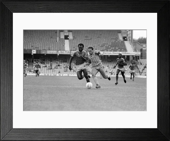 Framed Print : Coventry City v Zimbabwe, Pre Season Friendly at Highfield Road, Friday 19th August 1983 Framed Print : Coventry City v Zimbabwe, Pre Season Friendly at Highfield Road, Friday 19th August 1983